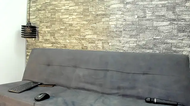 Snapshot of ASHLEY_AND_ASH chatting on October 28, 10:20 pm ASHLEY AND ASH online show from October 28, 10:20 pm