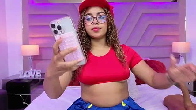 Snapshot of AlesiaCooper chatting on September 23, 9:00 pm AlesiaCooper online show from September 23, 9:00 pm