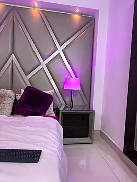 AlesiaCooper online show from December 14, 9:59 am