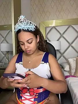 Snapshot of AlesiaCooper chatting on October 11, 8:43 pm AlesiaCooper online show from October 11, 8:43 pm