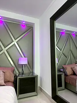 AlesiaCooper online show from November 19, 8:20 pm