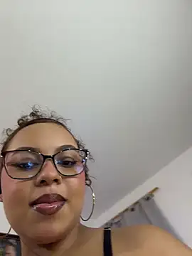 Snapshot of AlesiaCooper chatting on May 23, 3:05 am AlesiaCooper online show from May 23, 3:05 am