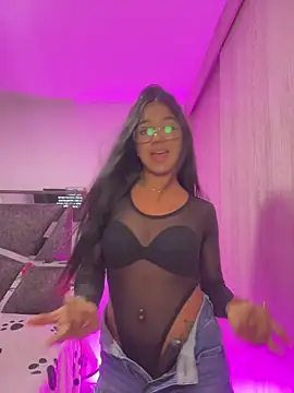 Snapshot of sofi_grisaless chatting on October 16, 11:24 pm sofi grisaless online show from October 16, 11:24 pm