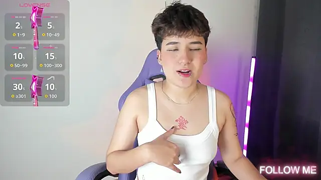 Snapshot of emma_cute7 chatting on November 18, 4:16 am emma cute7 online show from November 18, 4:16 am