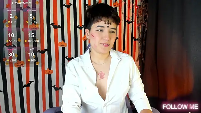 Snapshot of emma_cute7 chatting on October 19, 2:47 am emma cute7 online show from October 19, 2:47 am