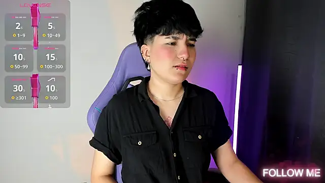 Snapshot of emma_cute7 chatting on December 14, 8:53 am emma cute7 online show from December 14, 8:53 am