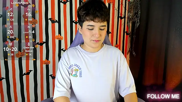 Snapshot of emma_cute7 chatting on October 25, 2:33 am emma cute7 online show from October 25, 2:33 am