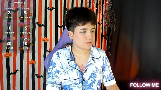 Snapshot of emma_cute7 chatting on October 15, 3:27 am emma cute7 online show from October 15, 3:27 am