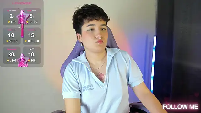 Snapshot of emma_cute7 chatting on November 11, 3:01 am emma cute7 online show from November 11, 3:01 am