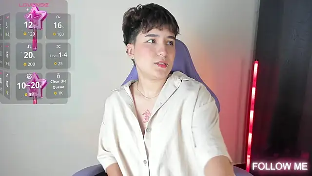 Snapshot of emma_cute7 chatting on November 19, 3:06 am emma cute7 online show from November 19, 3:06 am