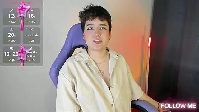 Snapshot of emma_cute7 chatting on November 7, 1:54 am emma cute7 online show from November 7, 1:54 am