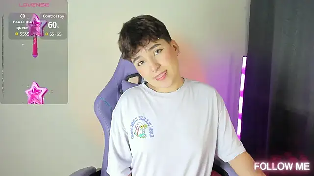 Snapshot of emma_cute7 chatting on November 14, 12:14 am emma cute7 online show from November 14, 12:14 am