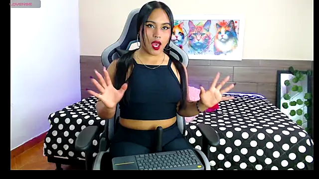 bella warzon online show from April 28, 8:13 pm