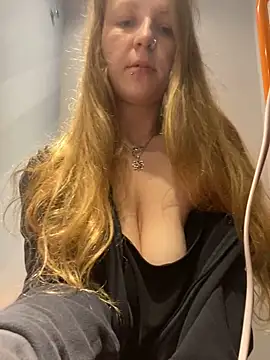 feedeegeorgie online show from March 10, 6:01 pm