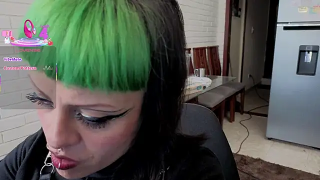 Snapshot of freyaa_sorcerees chatting on November 13, 3:05 pm freyaa sorcerees online show from November 13, 3:05 pm