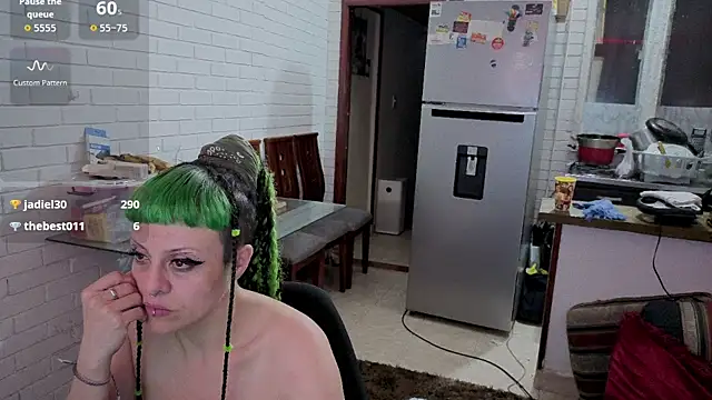 Snapshot of freyaa_sorcerees chatting on October 27, 4:13 am freyaa sorcerees online show from October 27, 4:13 am