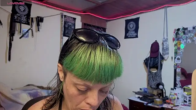 Snapshot of freyaa_sorcerees chatting on November 23, 2:43 am freyaa sorcerees online show from November 23, 2:43 am