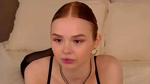 Snapshot of MiraBliss chatting on September 18, 6:00 pm MiraBliss online show from September 18, 6:00 pm