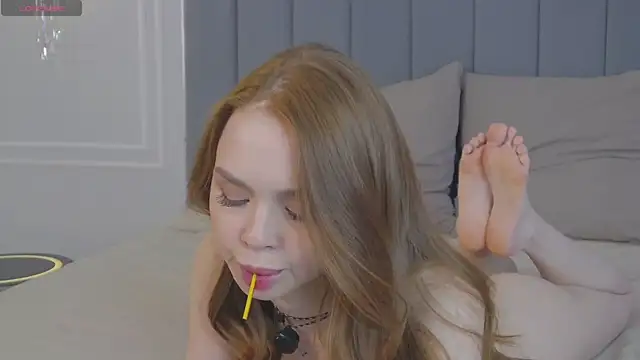 Snapshot of MiraBliss chatting on March 17, 12:32 am MiraBliss online show from March 17, 12:32 am