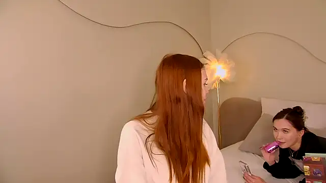 Snapshot of MiraBliss chatting on October 6, 9:48 pm MiraBliss online show from October 6, 9:48 pm