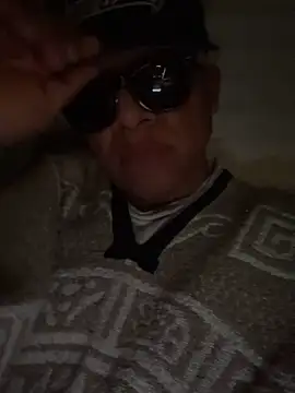 flores6cachondo9 online show from December 3, 1:32 pm