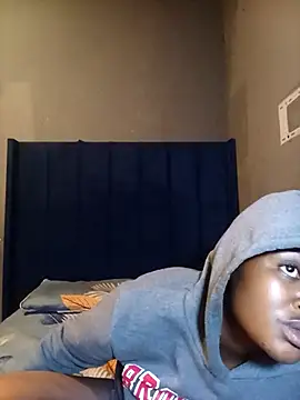 Snapshot of SexyShybarbie chatting on November 21, 11:37 pm SexyShybarbie online show from November 21, 11:37 pm