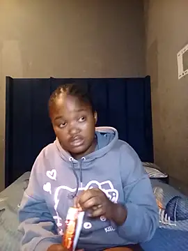 Snapshot of SexyShybarbie chatting on November 19, 9:37 pm SexyShybarbie online show from November 19, 9:37 pm