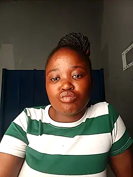 Snapshot of SexyShybarbie chatting on October 15, 6:44 am SexyShybarbie online show from October 15, 6:44 am