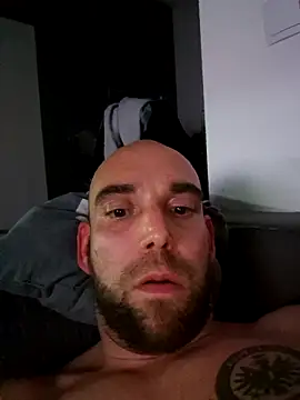 Snapshot of Smokeym123 chatting on November 1, 5:36 am Smokeym123 online show from November 1, 5:36 am