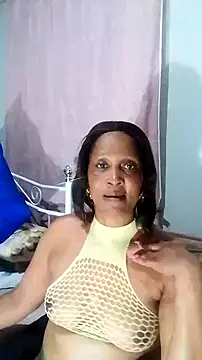 Snapshot of JuicyBigClitt chatting on October 17, 7:59 pm JuicyBigClitt online show from October 17, 7:59 pm