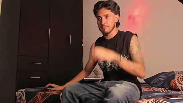 Snapshot of Zayn_kane chatting on June 24, 2:32 am Zayn kane online show from June 24, 2:32 am