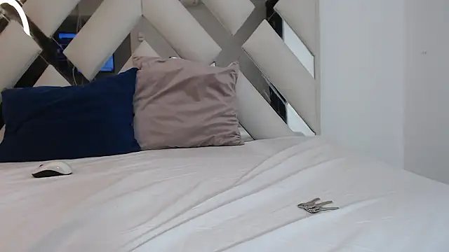 willow smitt online show from January 15, 11:46 am