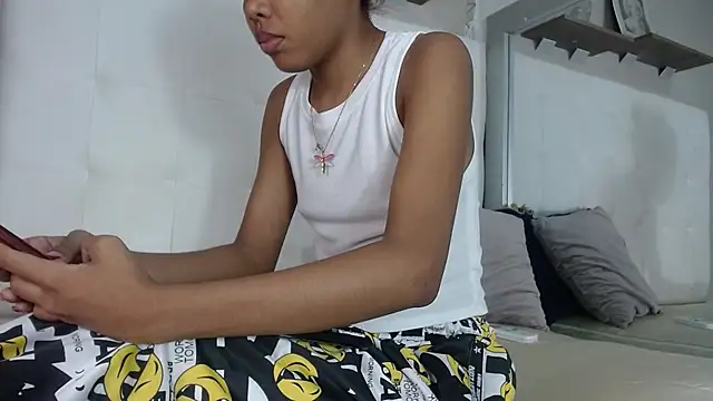 willow smitt online show from November 6, 12:20 pm