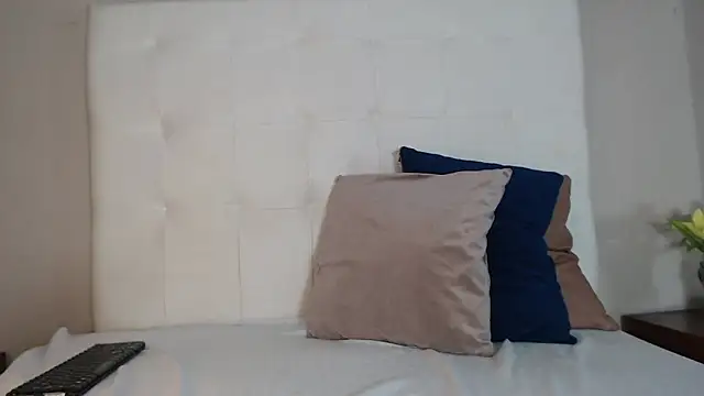 willow smitt online show from January 7, 12:21 pm