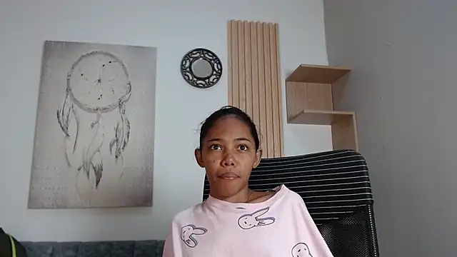 willow smitt online show from March 6, 12:44 pm