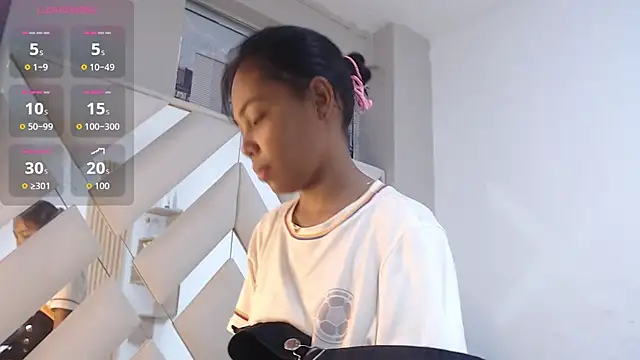 willow smitt online show from March 14, 2:01 pm