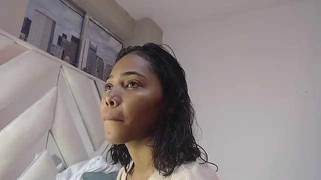 willow smitt online show from April 18, 1:13 pm