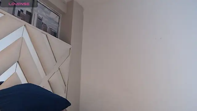 willow smitt online show from March 10, 1:15 pm