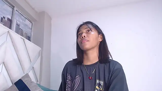 willow smitt online show from March 28, 1:23 pm