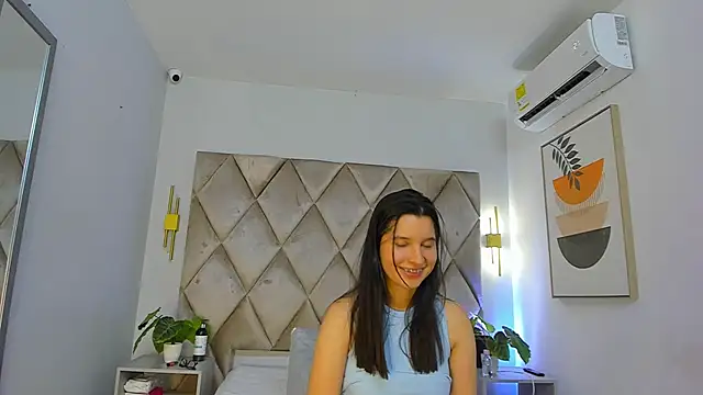 Snapshot of lucianasmith_ chatting on March 22, 2:58 pm lucianasmith online show from March 22, 2:58 pm