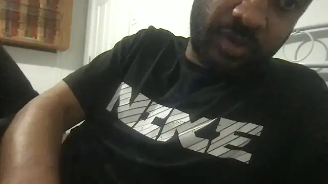 Snapshot of hami513 chatting on October 3, 5:20 am hami513 online show from October 3, 5:20 am