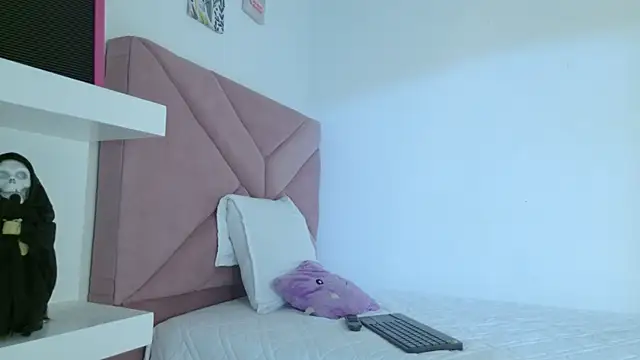 eva sin18 online show from June 2, 11:27 pm