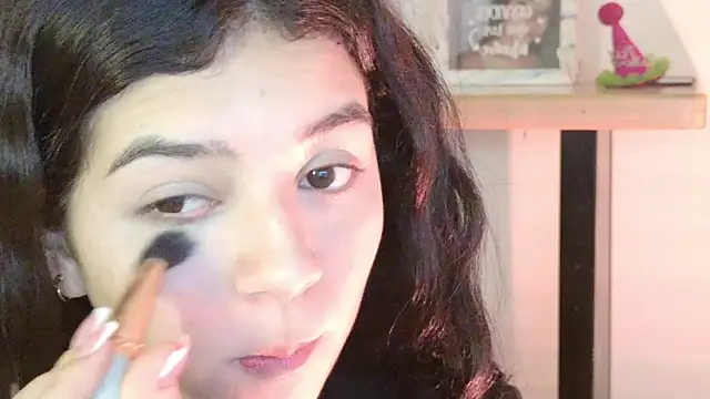 Snapshot of eva_sin18 chatting on June 7, 11:32 pm eva sin18 online show from June 7, 11:32 pm