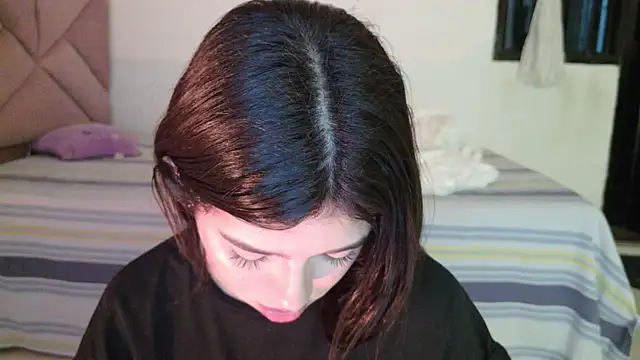 Snapshot of eva_sin18 chatting on June 14, 2:24 am eva sin18 online show from June 14, 2:24 am