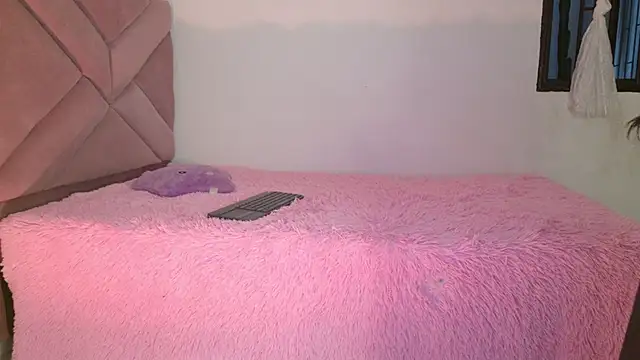 Snapshot of eva_sin18 chatting on June 21, 11:43 pm eva sin18 online show from June 21, 11:43 pm