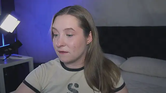 Snapshot of saint_trisha chatting on March 3, 8:27 pm saint trisha online show from March 3, 8:27 pm