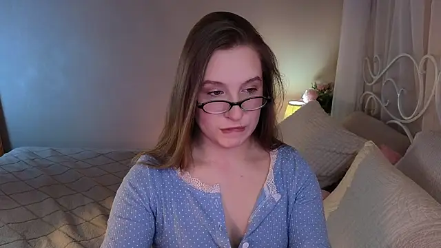 Snapshot of saint_trisha chatting on February 13, 8:31 pm saint trisha online show from February 13, 8:31 pm