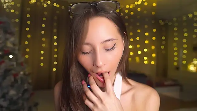 EditaBails online show from December 19, 7:16 pm