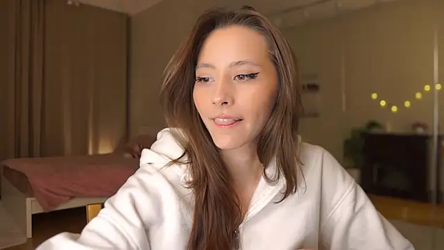 EditaBails online show from February 5, 7:21 pm