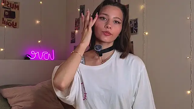 Snapshot of EditaBails chatting on September 17, 6:32 pm EditaBails online show from September 17, 6:32 pm